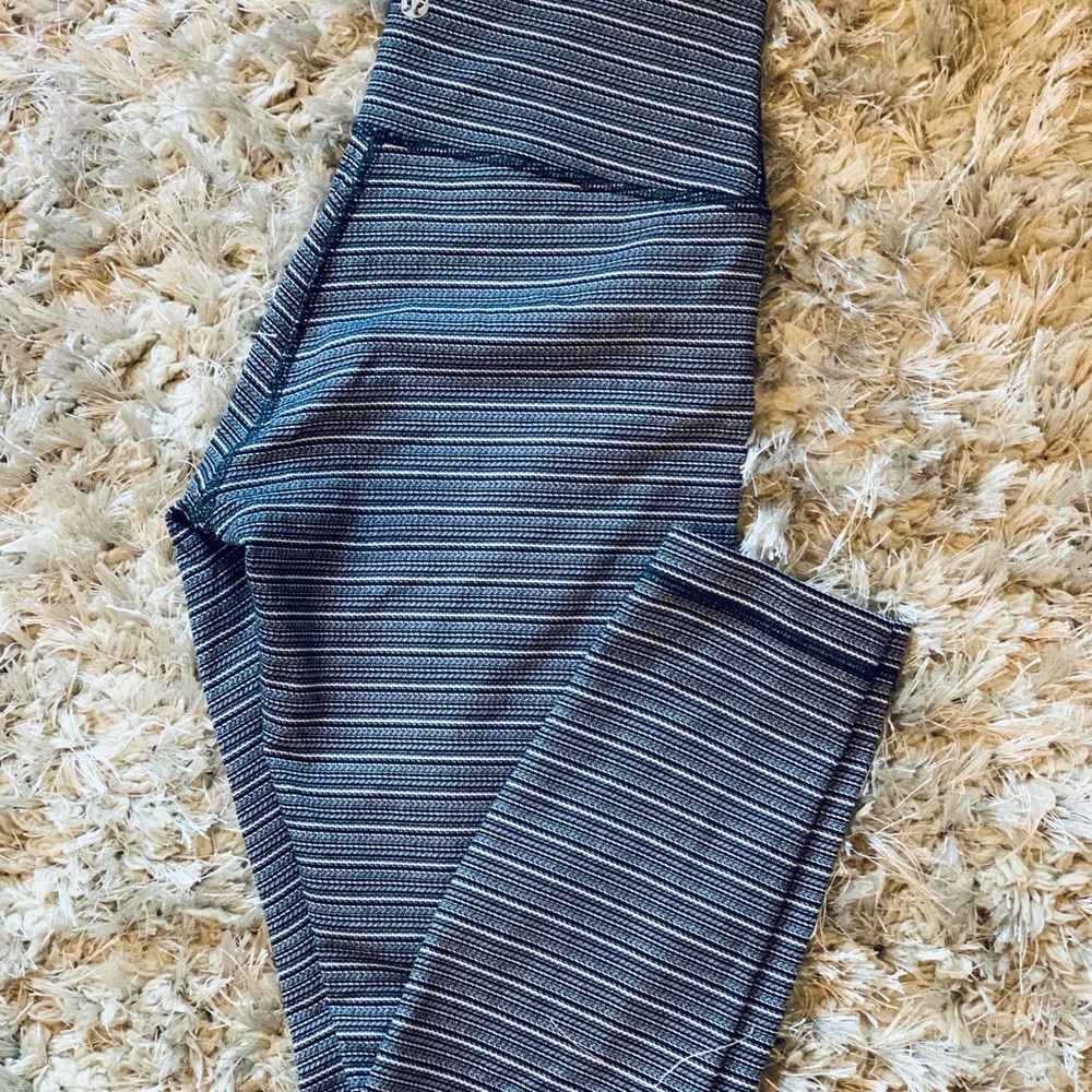 Lululemon High Times Pant in Textured black deep coal sz 6 - Picture 9 of 11